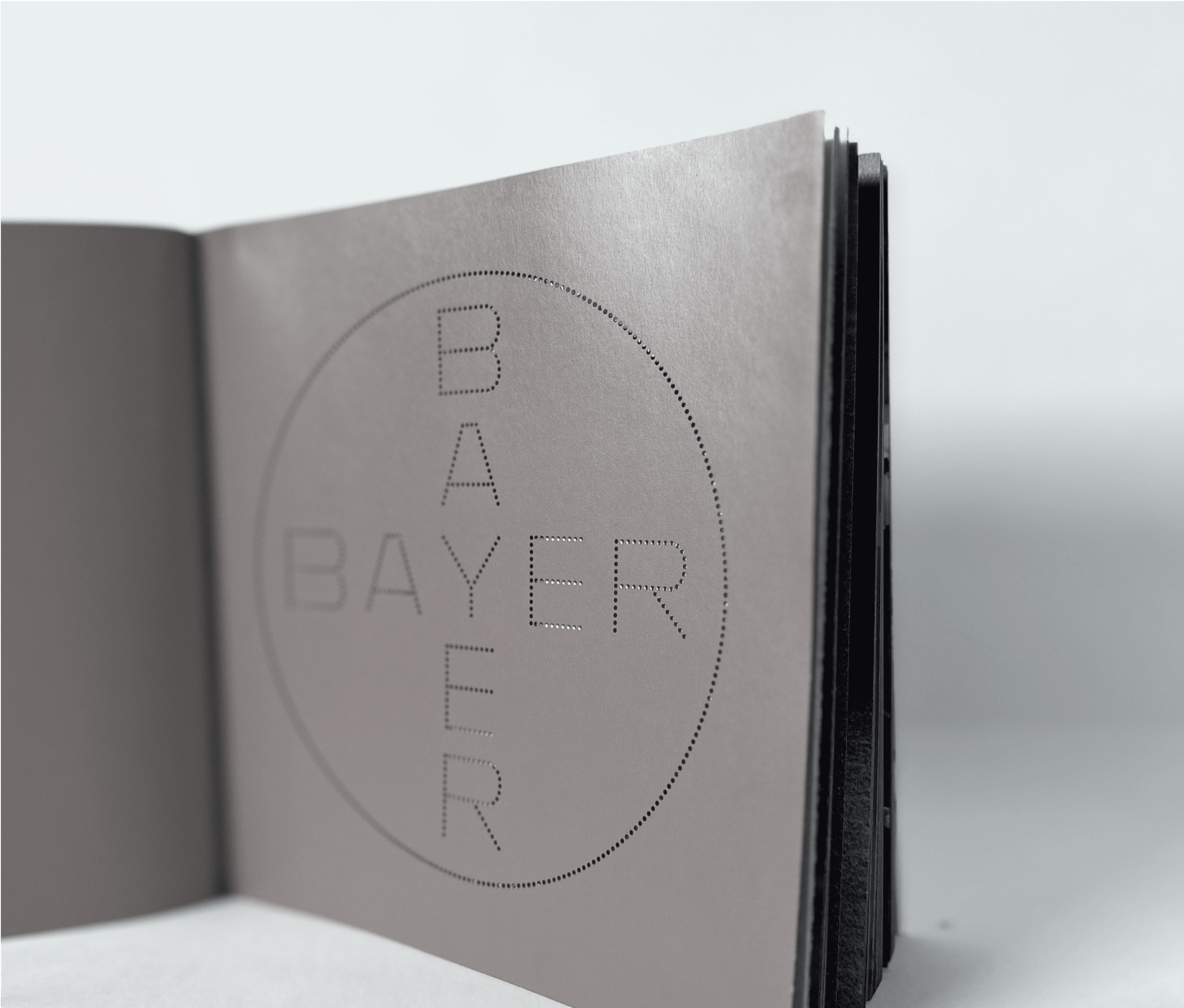 Laserperforation im Buch und Printbereich